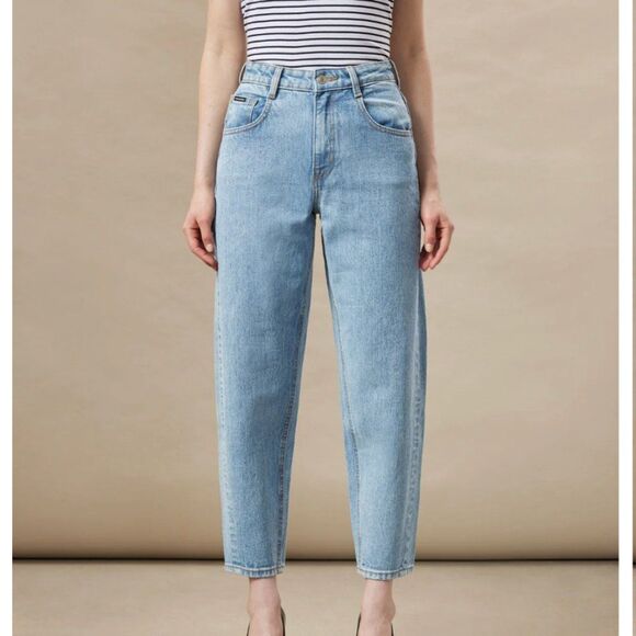 NWT Frank and Oak The Linda Balloon Fit High Rise Jean in Light Wash, Size 25 - Picture 1 of 12